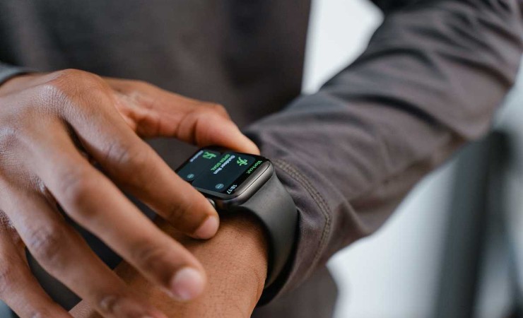 Persona con smart watch